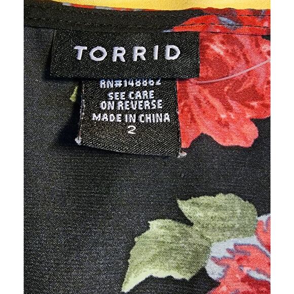 TORRID Top Size‎ 2 Floral Short Sleeve V Neck Flowy - Picture 3 of 5